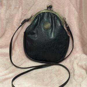 Vintage Capezio Black  leather Kisslock Clutch Crossbody Purse Shoulder Bag